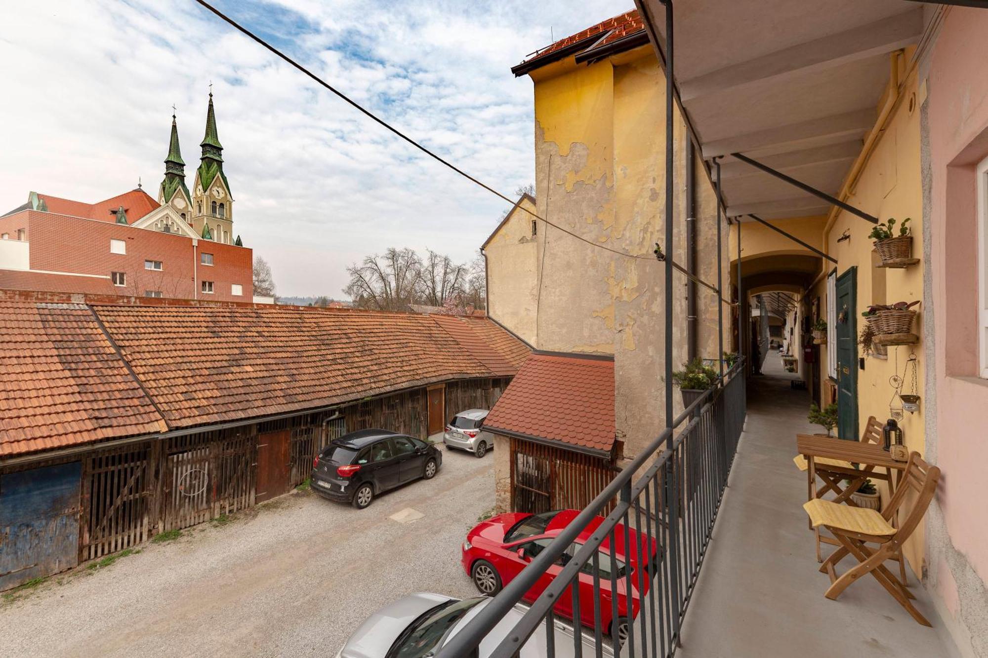 Historical Caserne Apartment Ljubljana Luaran gambar